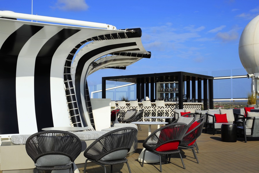 Celebrity Cruises The Retreat Sundeck 9.jpg